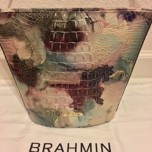 NWT BRAHMIN Melbourne Collection Quinn Bucket Bag - Picture 2 of 8